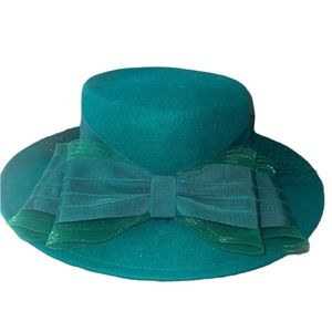 Deborah New York vintage wool green hat with bow and veil